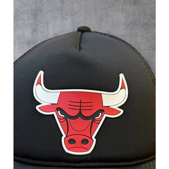 Vintage Chicago Bulls Ultra Game Black Classic NBA Bulls Logo Snapback Hat Cap - Picture 1 of 8